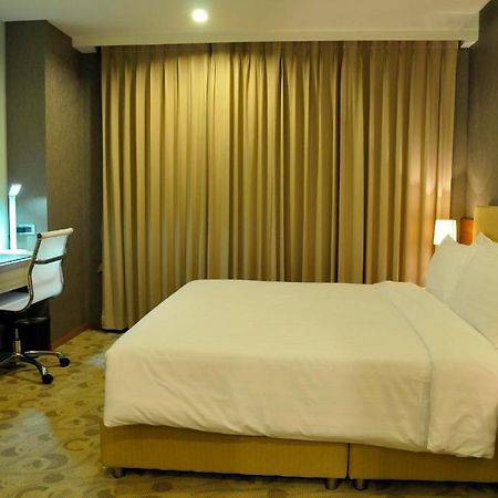 The Moonite Boutique Hotel Бангкок Экстерьер фото