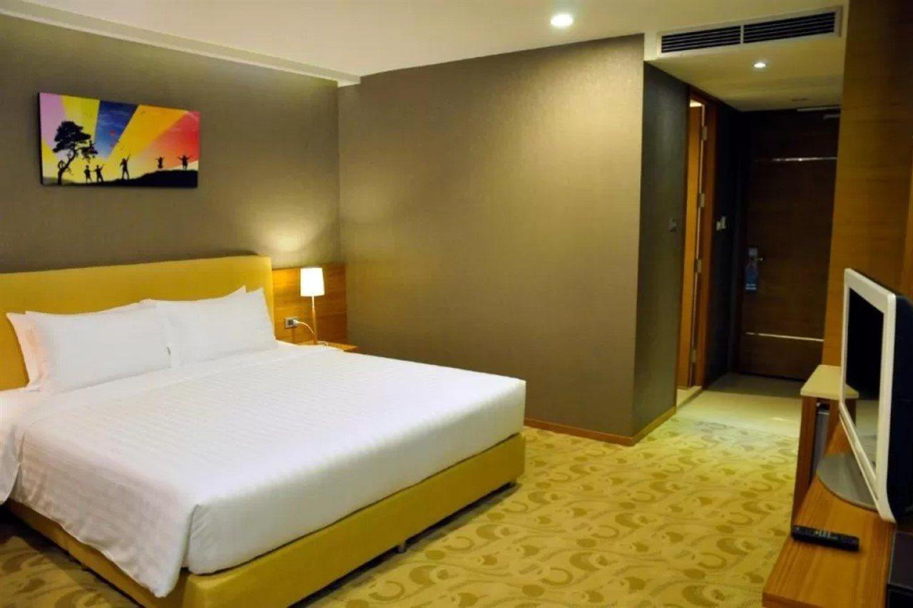 The Moonite Boutique Hotel Бангкок Экстерьер фото