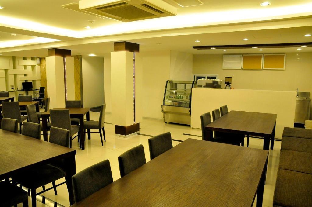 The Moonite Boutique Hotel Бангкок Экстерьер фото