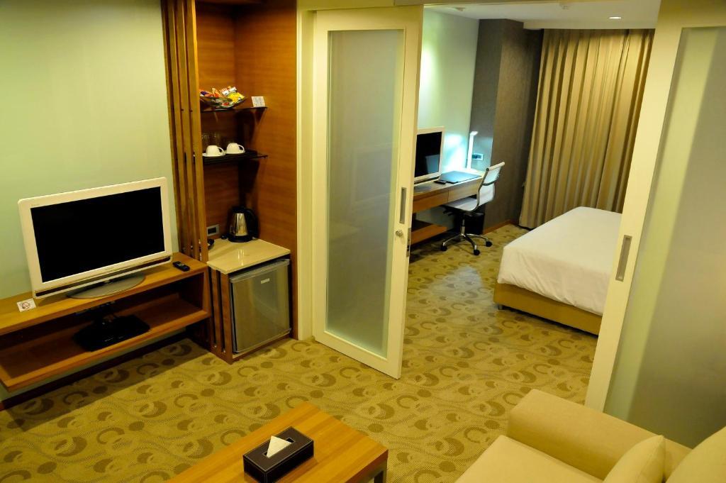 The Moonite Boutique Hotel Бангкок Экстерьер фото