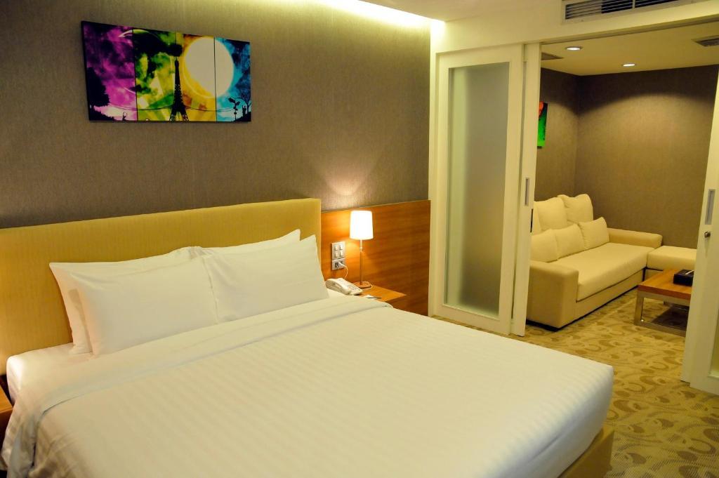 The Moonite Boutique Hotel Бангкок Экстерьер фото