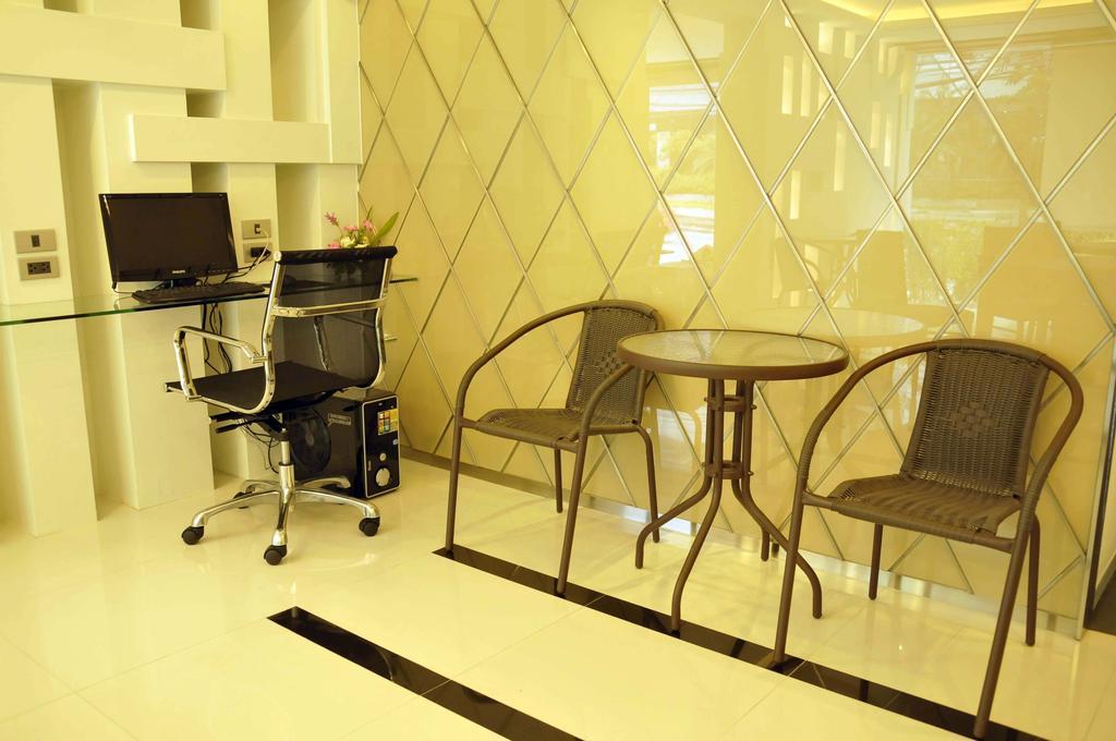 The Moonite Boutique Hotel Бангкок Экстерьер фото