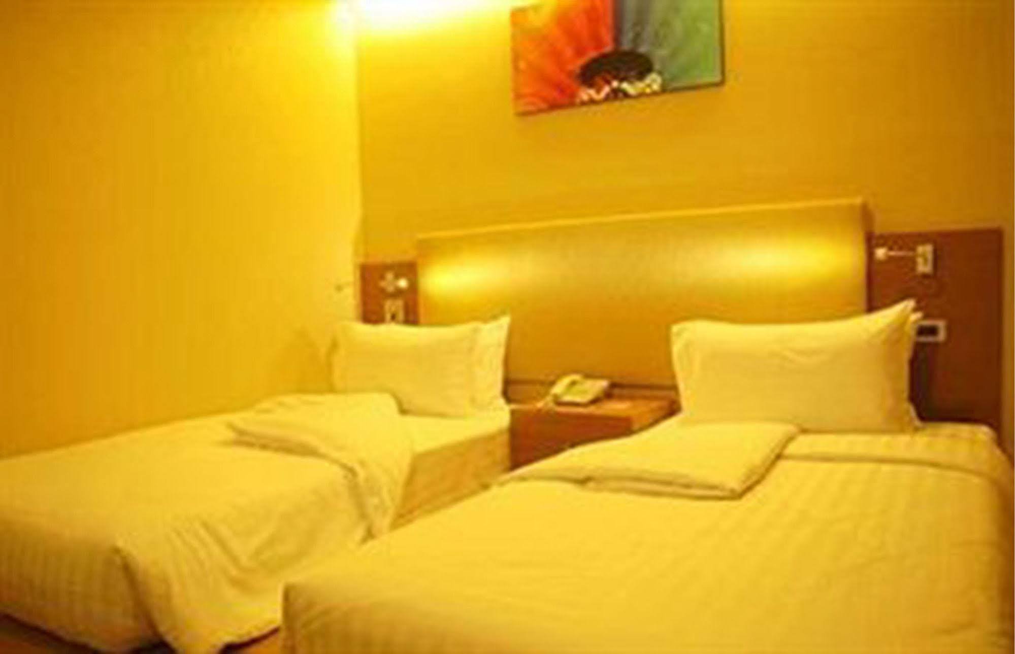 The Moonite Boutique Hotel Бангкок Экстерьер фото